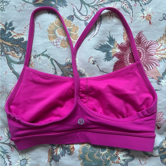 Lululemon flow Y bra size 4 EUC - Picture 3 of 3